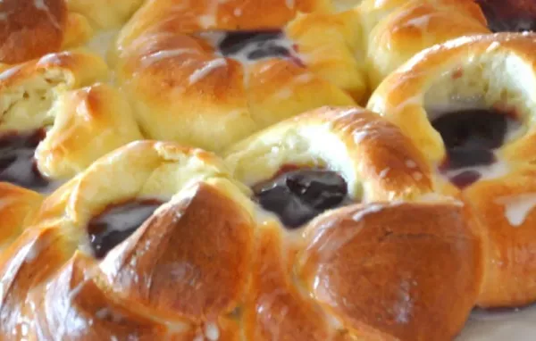 Pull-Apart Easter Blossom Bread