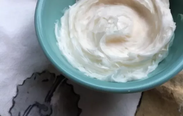 Quick and Easy Vegan Cream Cheese Frosting
