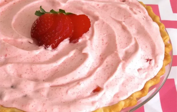 Refreshing and Delicious Strawberry Yogurt Pie