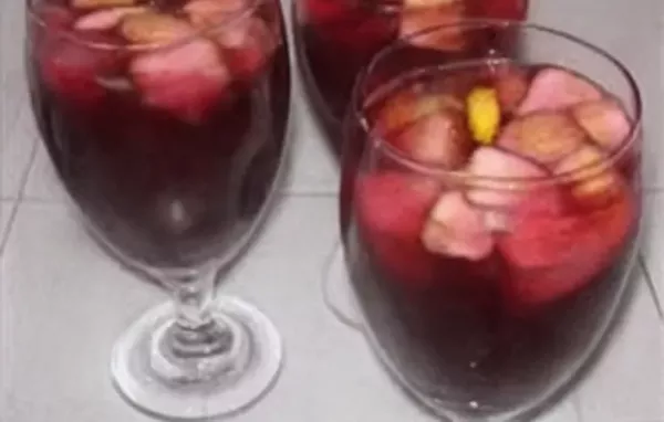 Refreshing and Fruity Sangria Recipe