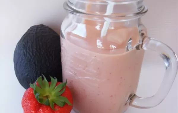 Refreshing and Healthy Avocado Strawberry Smoothie Recipe