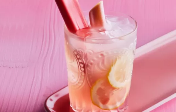 Refreshing and Tangy Homemade Rhubarb Lemonade