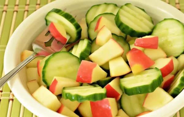 Refreshing Cucumber and Apple Salad with Homemade Lemon Vinaigrette