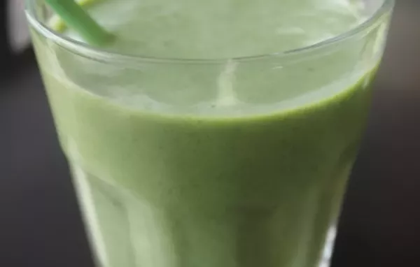 Refreshing Kale and Banana Smoothie