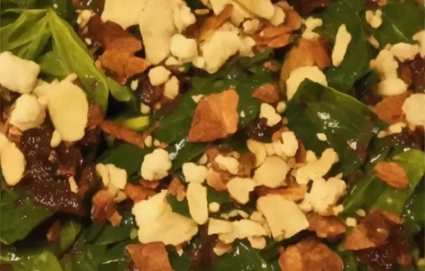 Refreshing Spinach Gorgonzola Salad with a Tangy Lemon Vinaigrette