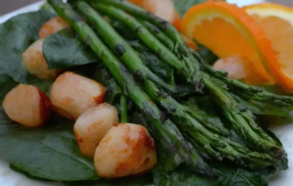 Seared Scallop and Asparagus Salad