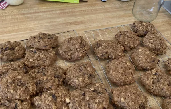 Spelt Oatmeal Raisin Cookies