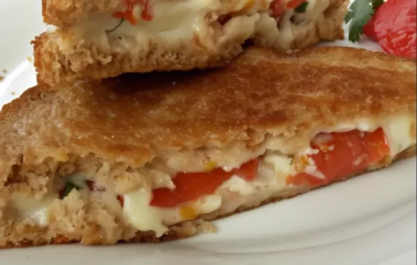 Spice up your grilled cheese game with this flavorful Pico de Gallo twist!