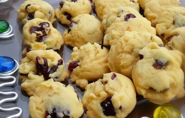 Spice up your Thanksgiving with these delicious pumpkin spice cookies!