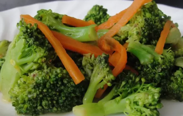 Steamed Broccoli and Carrots with Lemon