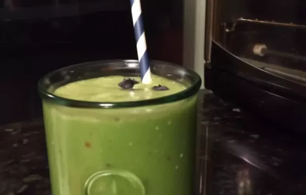 The Best Green Smoothie Recipe - Healthy and Delicious