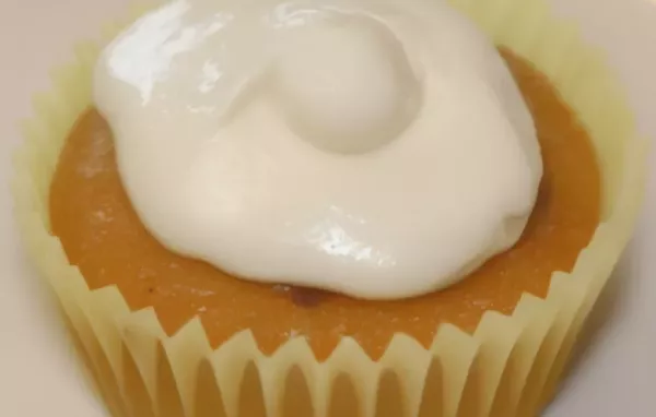 White Chocolate Chip Pumpkin Cupcakes