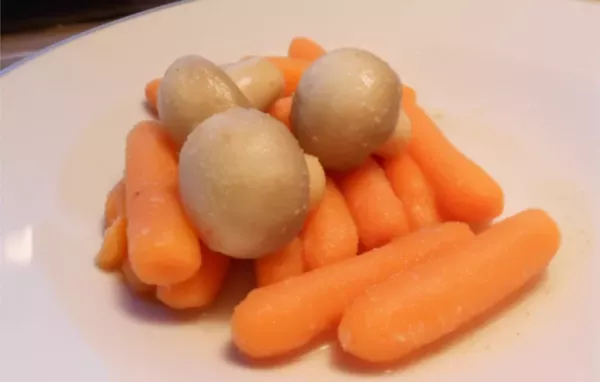 Zesty Lemon Carrot Salad - A Refreshing and Healthy Side Dish