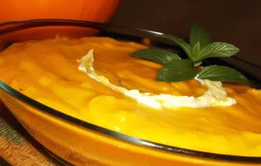 Creamy and comforting slow cooker pumpkin soup