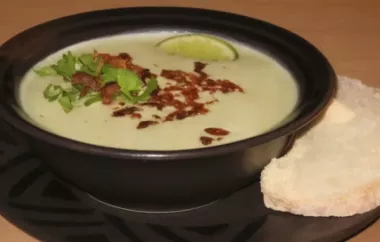 Creamy and Flavorful Avocado and Bacon Soup