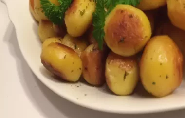 Crispy Roasted Baby Potatoes: An Easy and Delicious Side Dish
