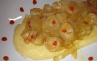 Delicious and Creamy Garlic Shrimp with Cheesy Grits