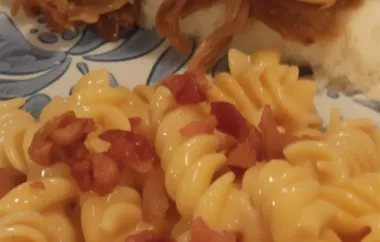 Delicious and Creamy Macaroni and Cheese with Crispy Bacon