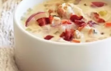 Delicious and Creamy Potato Bacon Clam Chowder Recipe