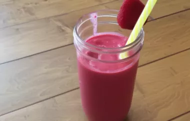 Delicious and Creamy Strawberry Milkshake Recipe