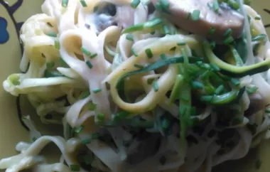 Delicious and Creamy Zucchini Linguine Alfredo Recipe