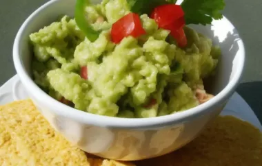 Delicious and Healthy Chunky Paleo Guacamole
