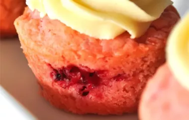 Delicious and Moist Strawberry Cupcakes
