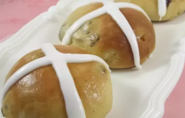 Delicious and Spiced American Hot Cross Buns Recipe