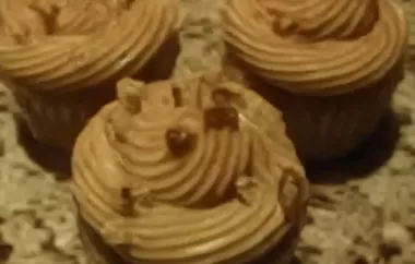 Delicious Banana Cupcakes with Decadent Peanut Butter Frosting