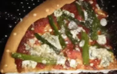 Delicious Blue Cheese and Asparagus Pizza Recipe