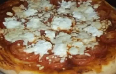 Delicious Goat Cheese and Tomato Pizza Recipe