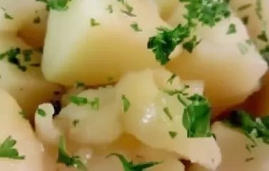 Delicious Herbed Potatoes with a Creamy Garlic Sauce