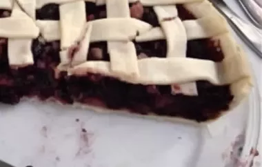Delicious Mulberry Rhubarb Pie Recipe