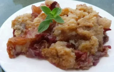 Delicious Rhubarb Raspberry Crunch Recipe
