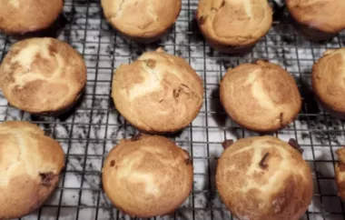 Delicious Sour Cream Coffee Cake Muffins Recipe