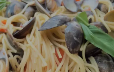 Delicious Spaghetti with Clams and Cherry Tomatoes Recipe