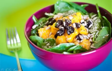 Delicious Spinach and Mango Salad