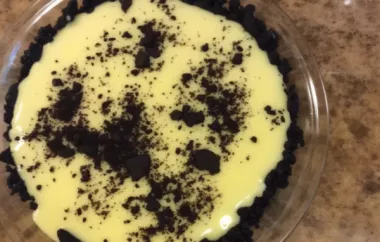Delicious Vanilla Cream and Chocolate Wafer Pie Recipe