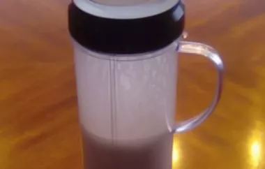 Deliciously Creamy Classic Vanilla Milkshake Recipe