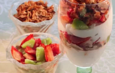 Easy and Delicious Breakfast Parfait with Granola, Yogurt, and Fresh Fruit