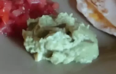 Easy and delicious guacamole dip recipe