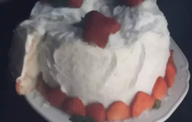 Easy No-Bake Strawberry Ice Cream Cake