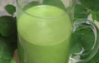 Healthy and Energizing Spinach and Banana Power Smoothie