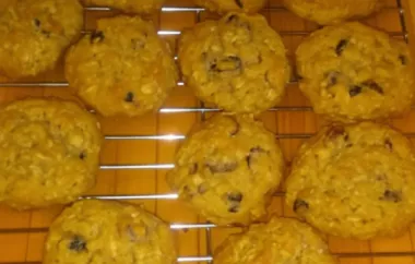 Hearty Oatmeal Dried Fruit Cookies