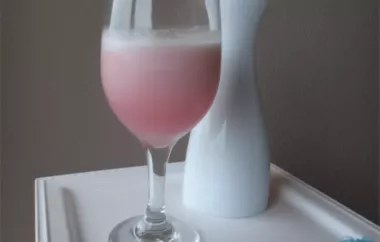 How to Make a Classic Champagne Cocktail