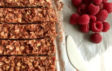 Indulge in these delicious no-bake raspberry peanut butter granola bars.