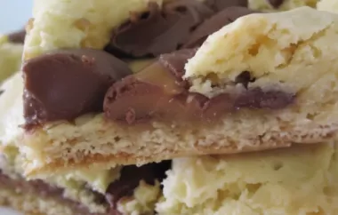 Indulge in these mouthwatering Chewy Rolo Cookie Bars for a sweet treat!