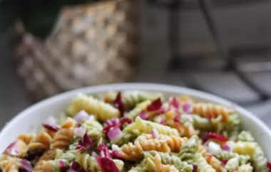 Maya's Perfect Pesto Pasta Salad: A Delicious and Refreshing Summer Dish