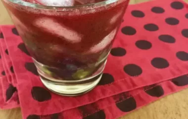 Refreshing and antioxidant-rich cocktail with a twist