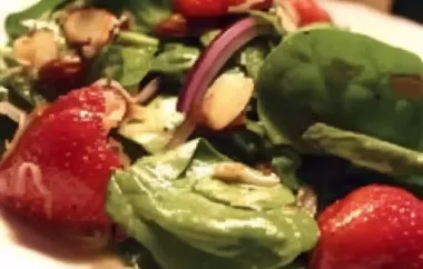 Refreshing Spinach and Strawberry Daiquiri Salad